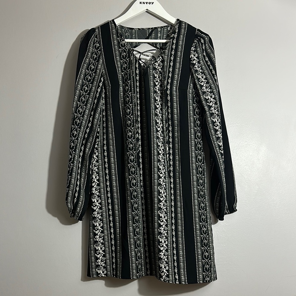 Xhilaration Womens Black Boho Lace-up Front Long Sleeve Mini Dress Pockets
